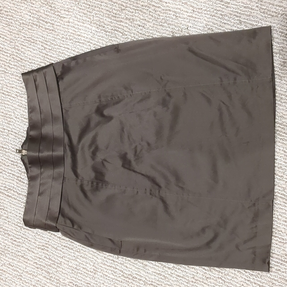 Silky pencil skirt